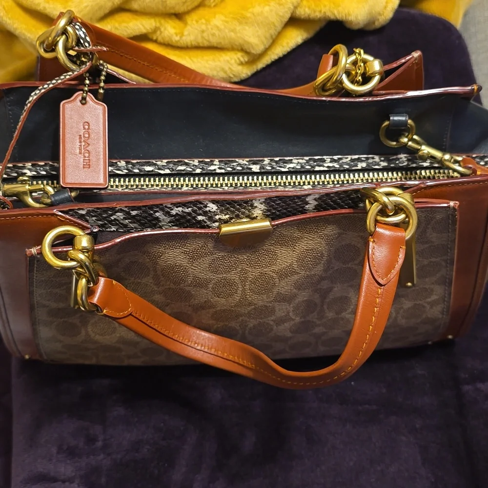 Coach Purse - Picture 5 of 8